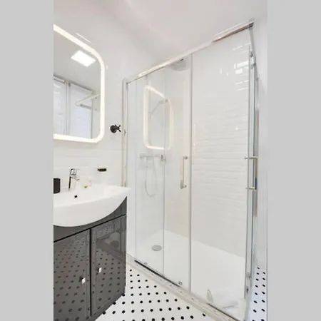 Luxueux Duplex 6 - 8pers - Full Equipped - République * Parigi